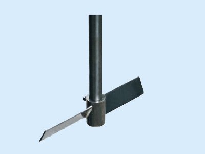 Oblique leaf propeller stirrer